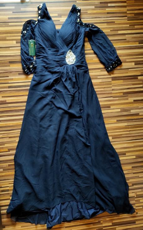 Spoločenské šaty, 36