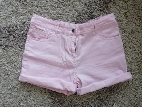 Kraťasy - výborný stav, f&f,152
