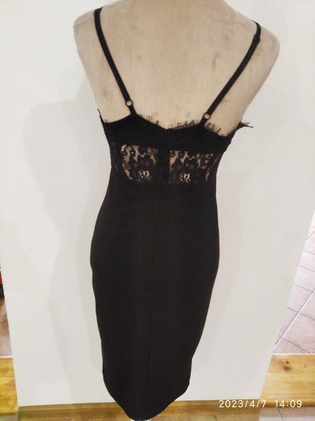 Cierne saty s čipkou, s