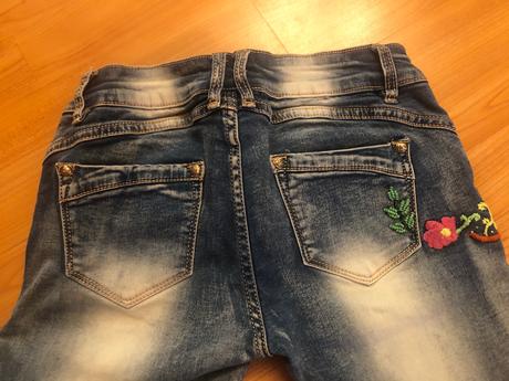 Rifle vyšívané, s