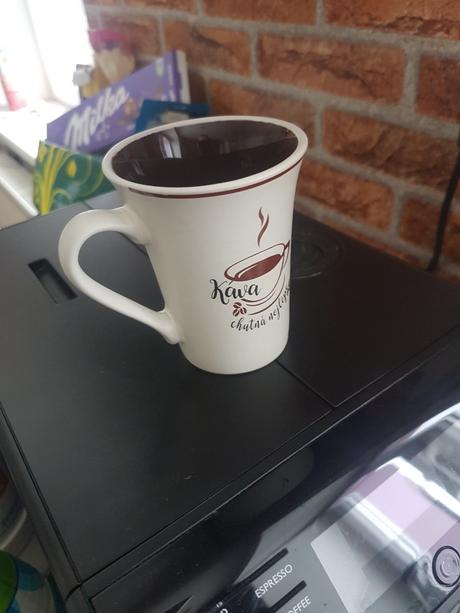 Menší pohár/hrnček /šálka na kávu, 