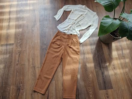 Elegantné hnedé nohavice, s