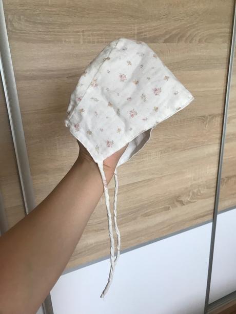 Kvietkový mušelínový čepiec 3-12m., 80