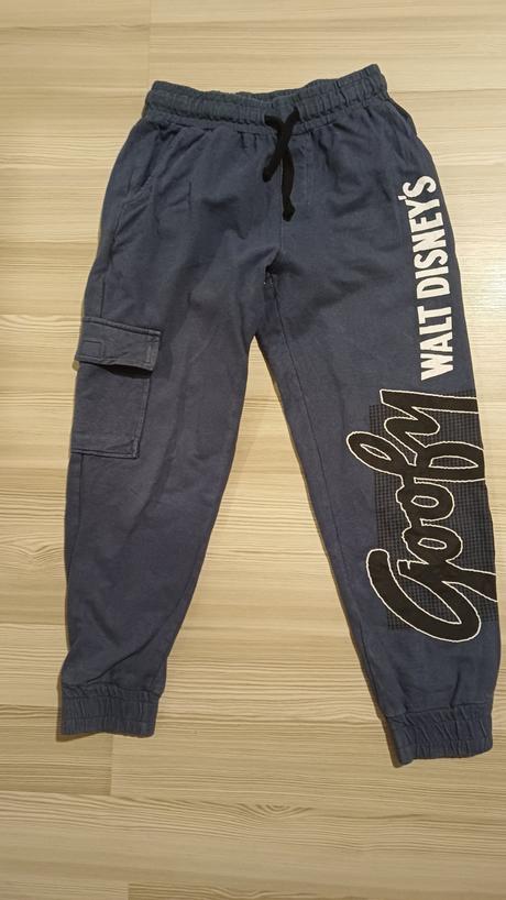 Tepláky, disney,158