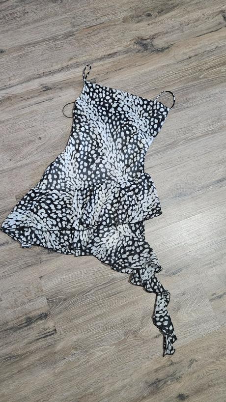 Asymetricke saty, zara,s