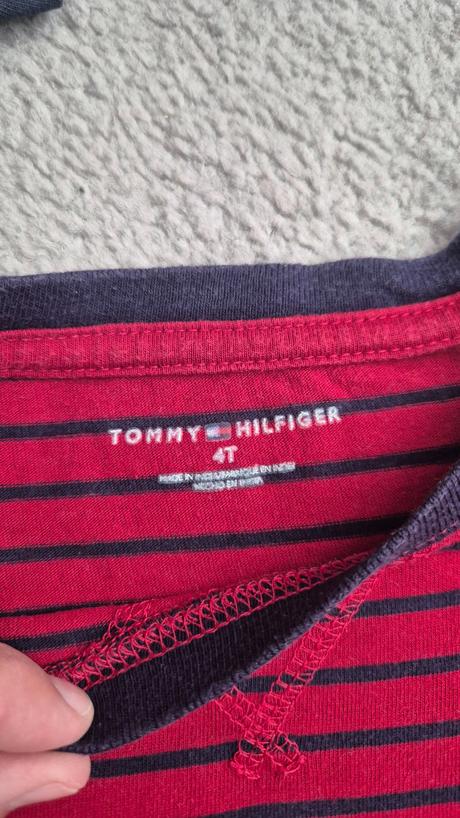 2 ks tommy hilfiger tričká, veľkosť 110, tommy hilfiger,110