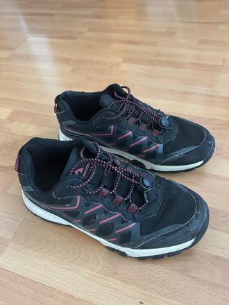 Turisticke topánky, 35