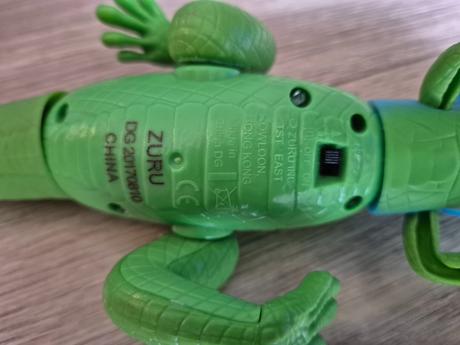 Robo  alive jašterica, 