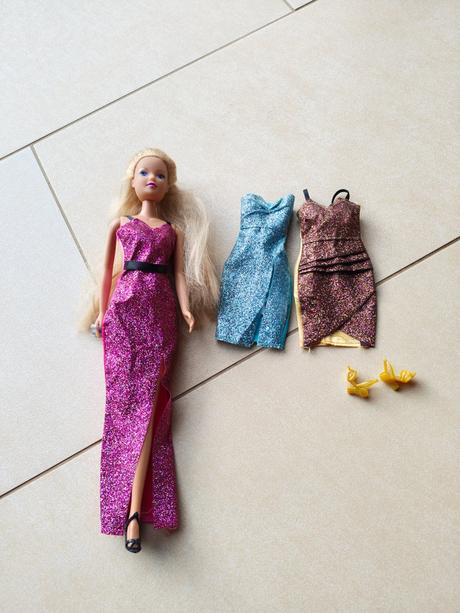 Bábika simba toys so šatami a topánkami, 