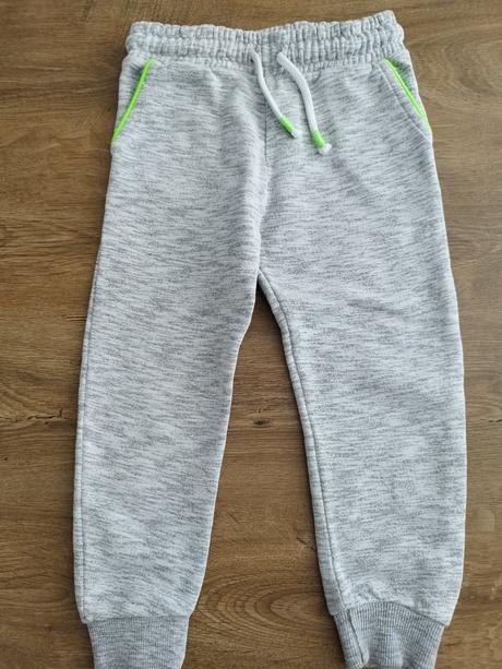 Tepláky zn. faf v. 3-4 roky, f&f,98