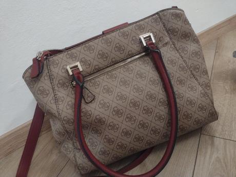 Kabelka guess, guess