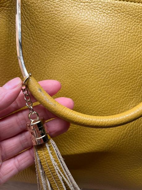 Kozena talianska kabelka v horcicovej farbe, 