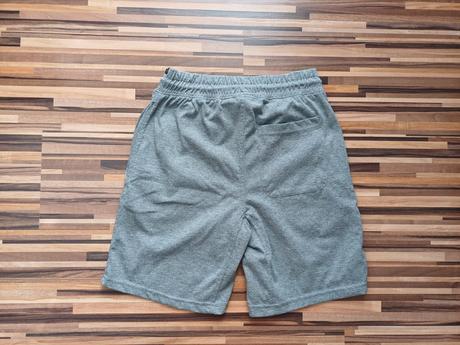 Teplákové šortky, 164