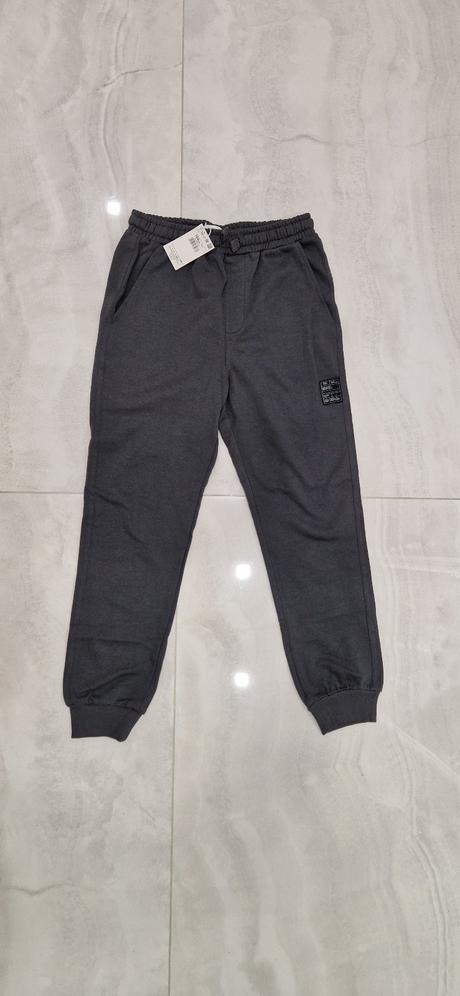 Tepláky zn. reserved - v. 170 nové, reserved,170