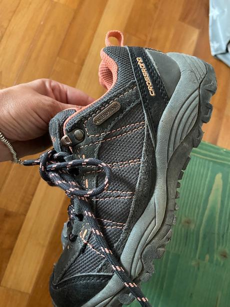 Turisticke topanky, 32