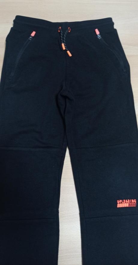 Čierne tepláky, f&f,140