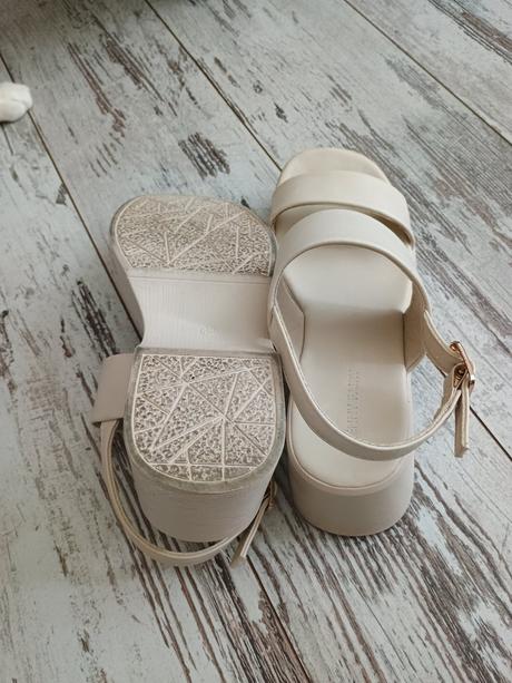 Sandále na platforme, 38