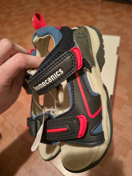 Nové sandále 28 biomecanics, 28