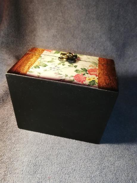 Krabička s ružami, 