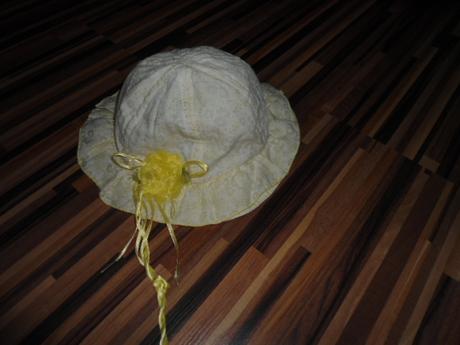 Žltý klobúčik, 86