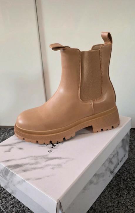 Členkove čižmy, 39