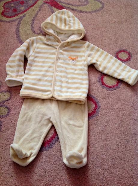 Velurova supravicka, c&a,62