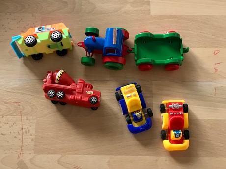 Auticka a traktorik s vleckou, 