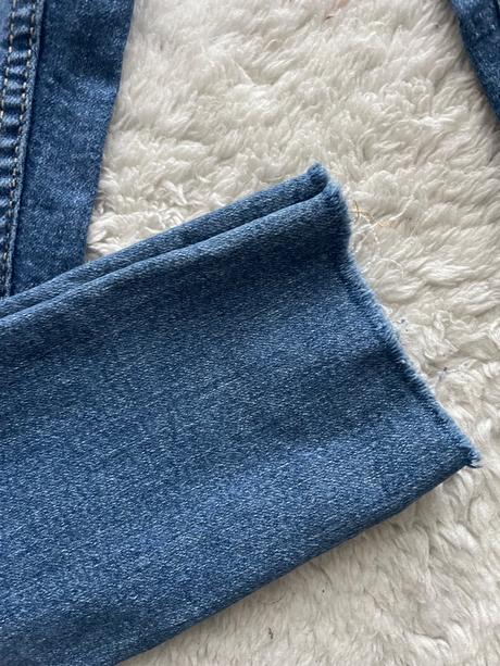 Modre roztrhane rifle reserved, reserved,38