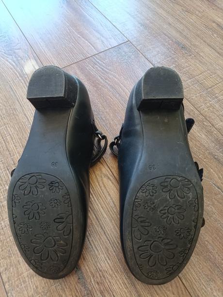 Čierne topánky na opätku, deichmann,36
