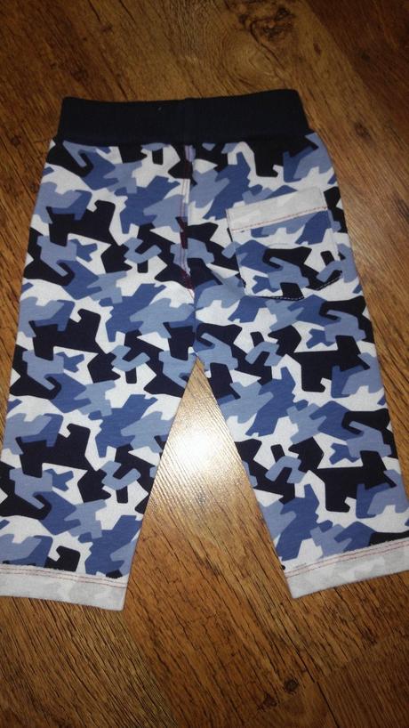 Body a tepláčiky, 74 / 86