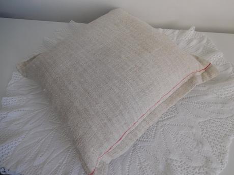 Vankúše menšie , vačšie, podlhovasté,, 