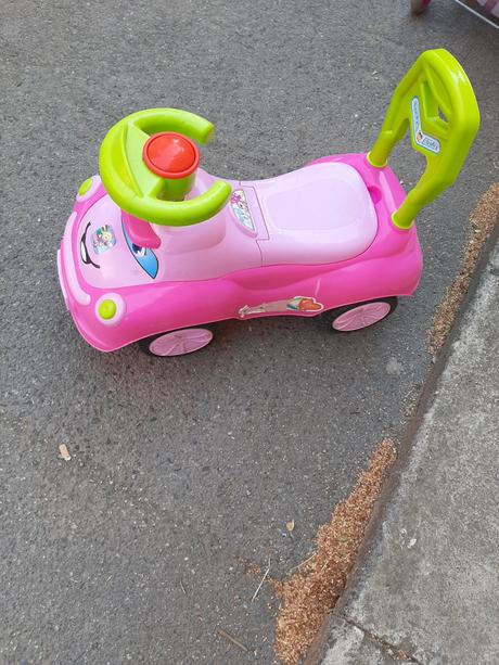 Predám odrážadlo autíčko, 