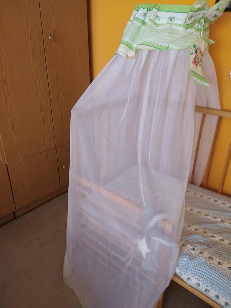 Baldachýn nad postieľku, 