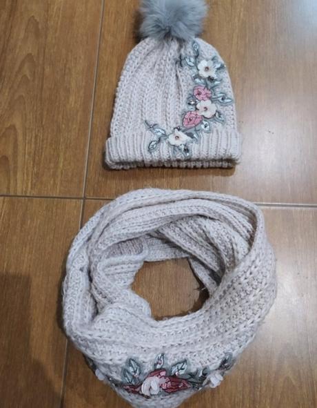 Čiapka+nákrčník, orsay