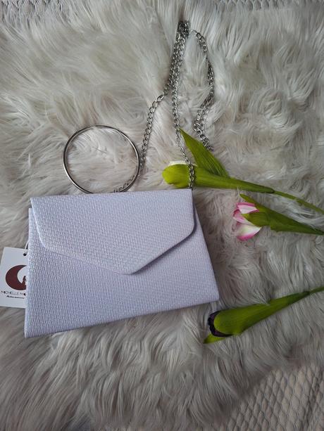 Krásna fialová kabelka, 