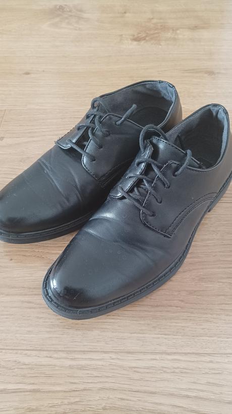 Pekné sviatočné topánky, 35