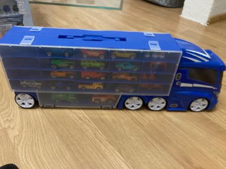 Kamión s autičkami, 