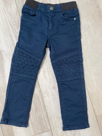 Elastické rifle s prešívanými kolienkami, 98