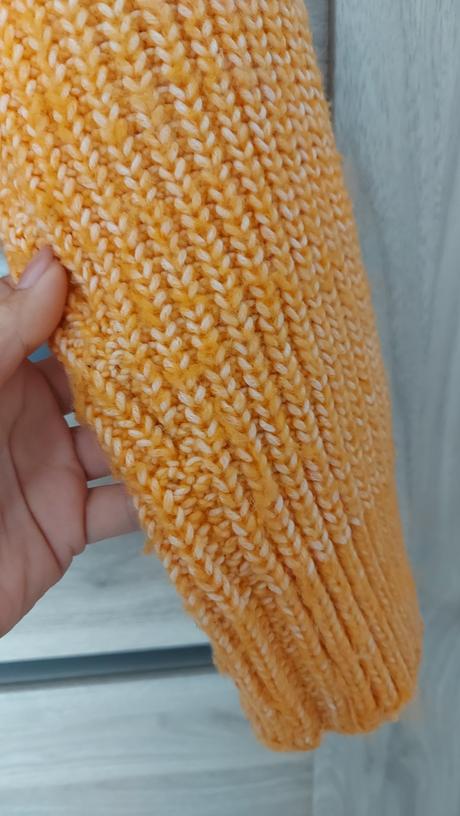 Oranžový sveter, bershka,s