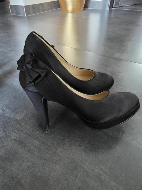 Lodičky s mašľou, 38