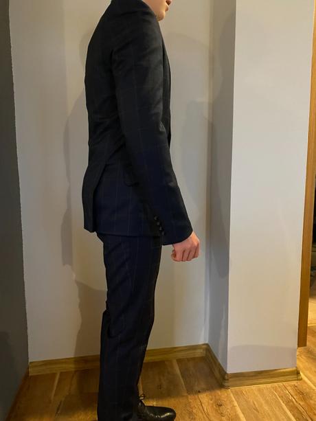 Chlapčenský oblek, 176