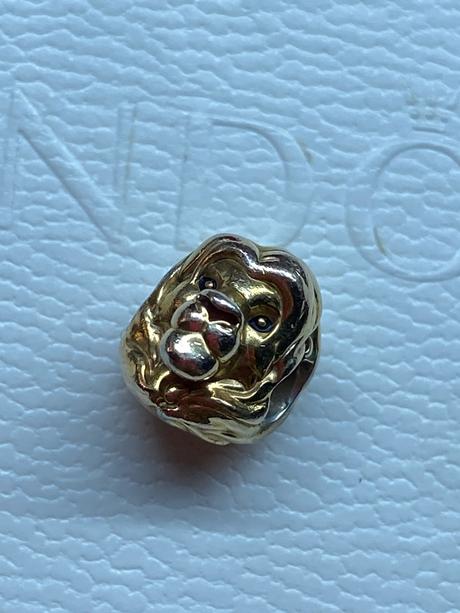 Pandora lev, pandora