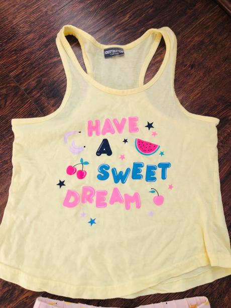 Dievčenské pyžamo, 134