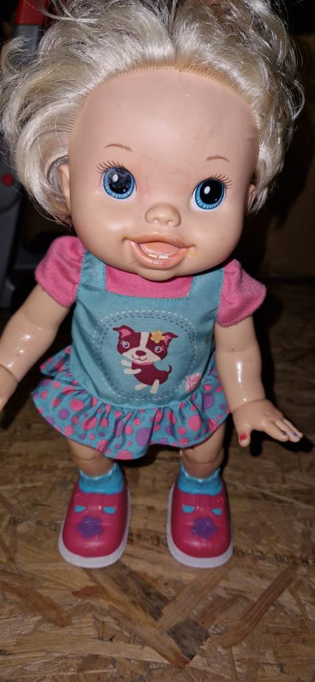 Hasbro baby alive chodiaca bábika, 