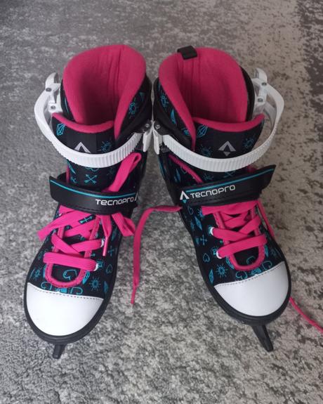 Dievčenské korčule, 33