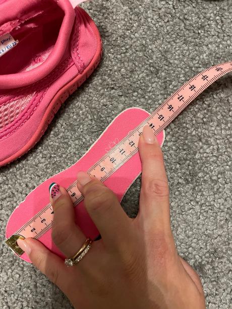 Topánky do vody, 25