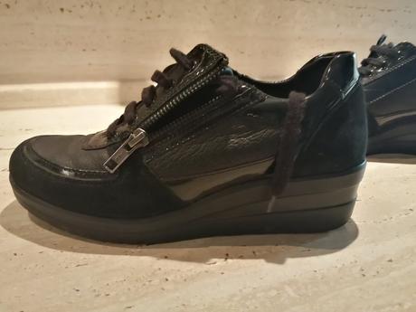 Čierne mokasiny, 37