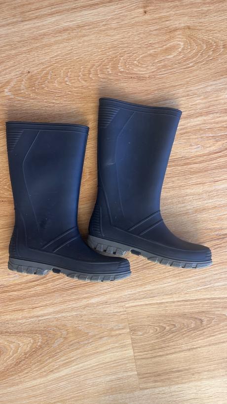 Gumáky č.35, 35