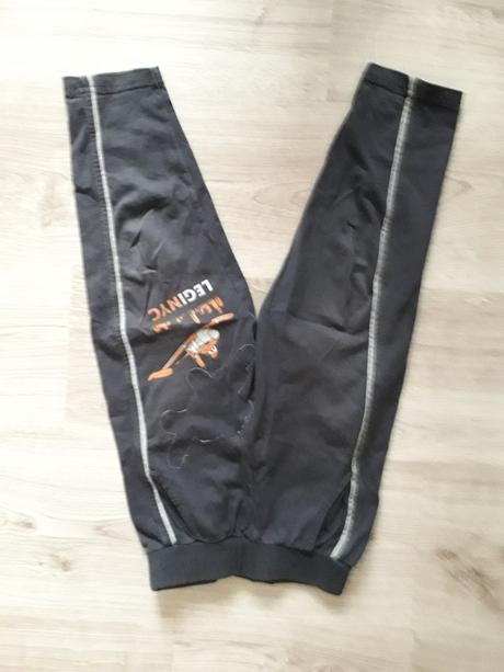 Tenké tepláky planes, 98