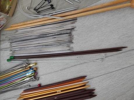 Retro potreby na štrikovanie, 